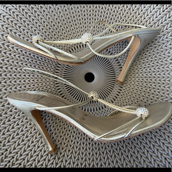 Stuart Weizmann Gold Trixie Heel - Picture 3 of 8